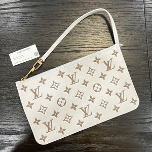 Louis Vuitton - zipped pouch - Monogram Empreinte leather - Authentic!